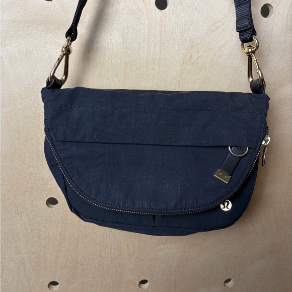 Lululemon All Night Festival Bag Black / Gold - Picture 2 of 10